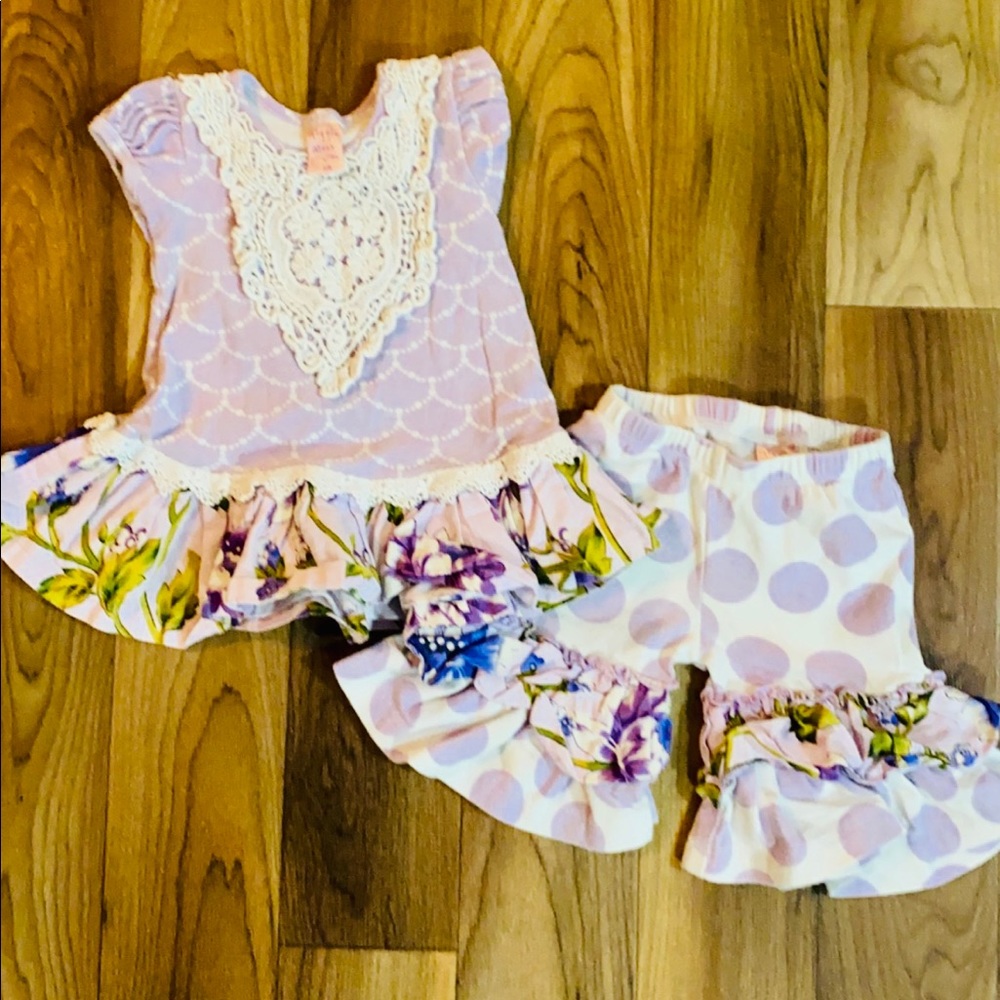 Giggle moon outfit